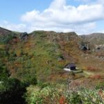 ②変化に富む景観を楽しむ「毛せん峠～秋田焼山トレッキング」